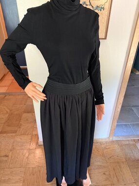 🖤 NWT Modesees Black Turtleneck & Pleated Midi Skirt Set | Size M